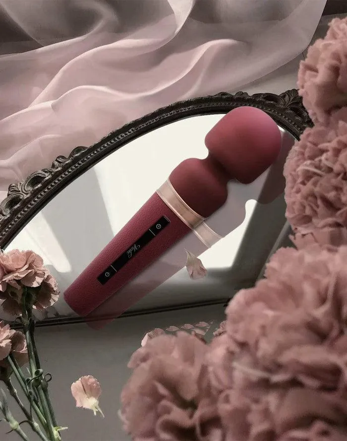 Viotec Viotec - Titan - Wand Vibrator - Massager - Goud /Wijnrood - Luxueuze Zachte Siliconen | Vibrators