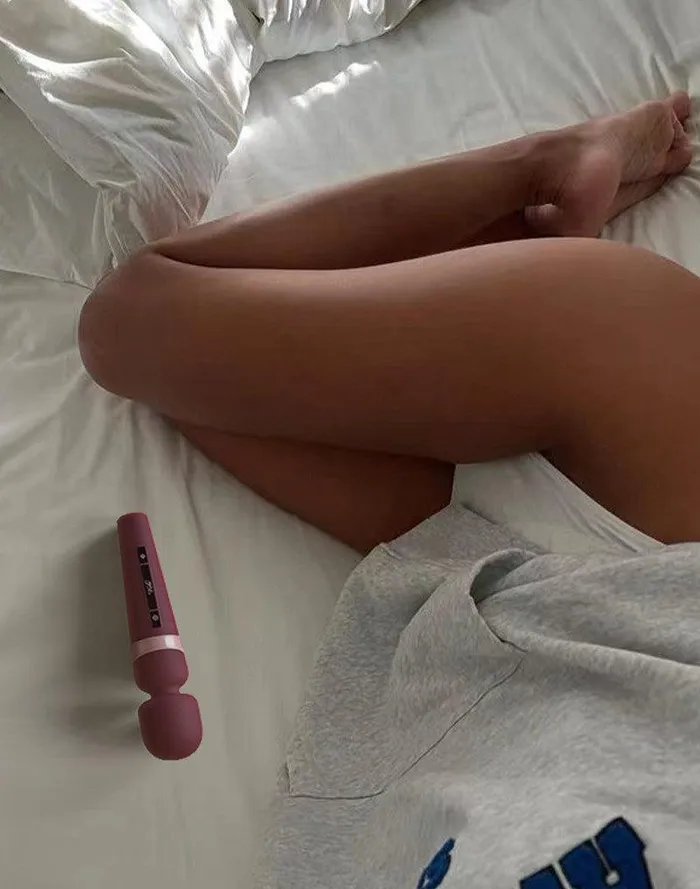 Viotec Viotec - Titan - Wand Vibrator - Massager - Goud /Wijnrood - Luxueuze Zachte Siliconen | Vibrators