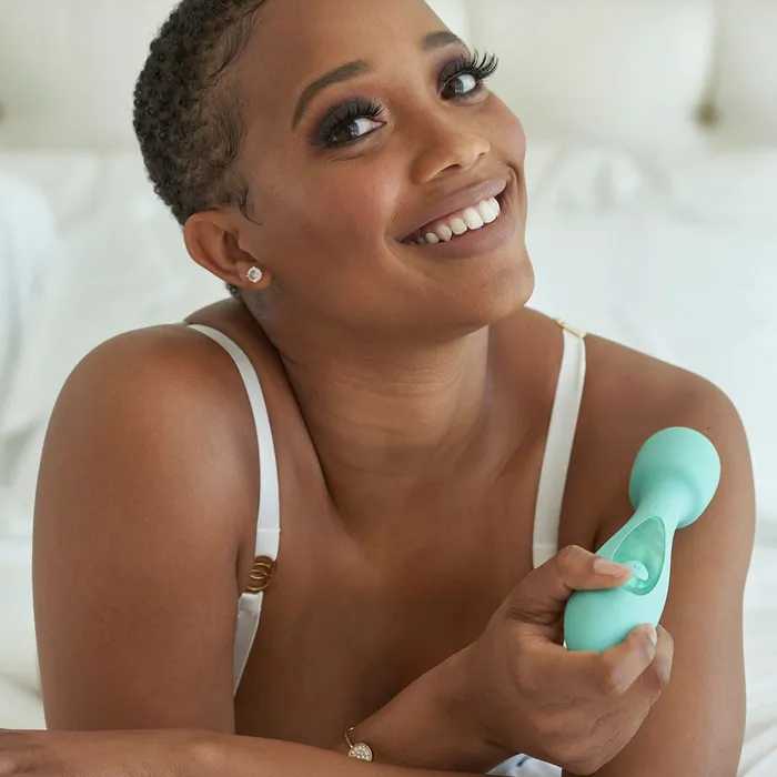 JimmyJane Vibrators | JimmyJane Canna - Teal 21.8 cm Massage Wand with 3 Interchangeable Heads JimmyJane Vibrators | JimmyJane Canna - Teal 21.8 cm Massage Wand with 3 Interchangeable Heads