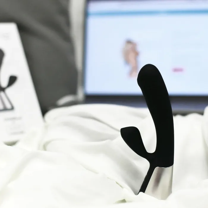 OhMiBod Vibrators | OhMiBod Fuse Interactive Dual Stim - Black