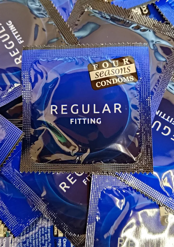 Vibrators Four Seasons Regular 72 Condoms Four Seasons